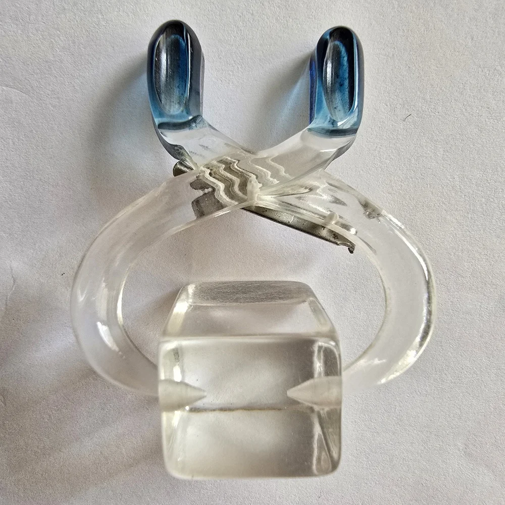 Vintage ice cube brooch Lucite plastic tongs novelty spinner pin blue clear